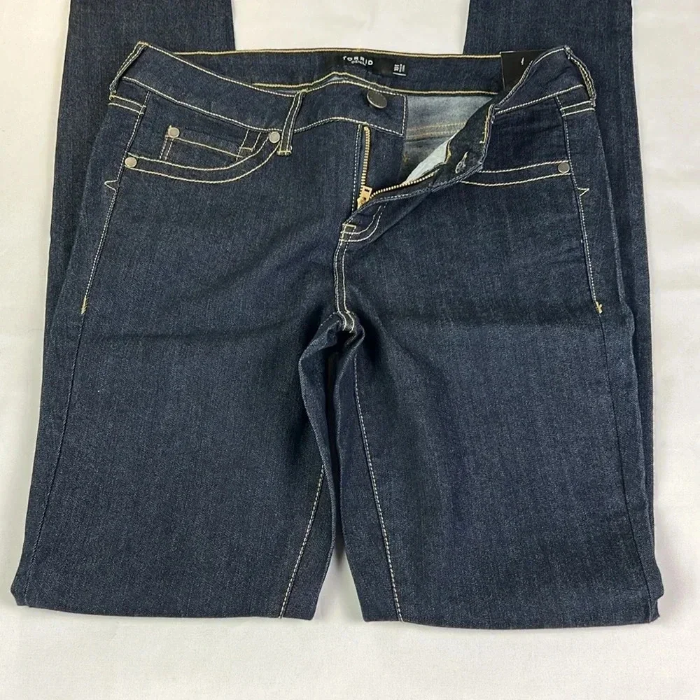 Torrid‎ New Women’s 10 Tall Dark Wash Skinny Pockets Slightly Stretchy Jean
